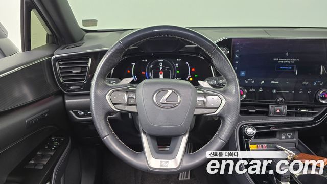 Лексус NX450h+ 2022 — миниатюра 13
