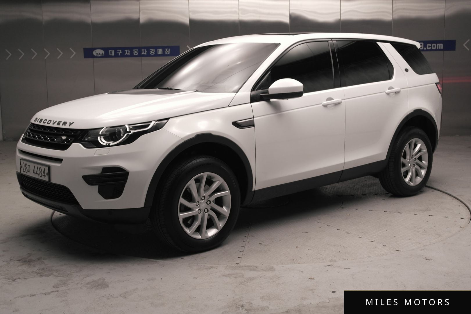 Land Rover Discovery Sport 2017 — фото 1 из 12