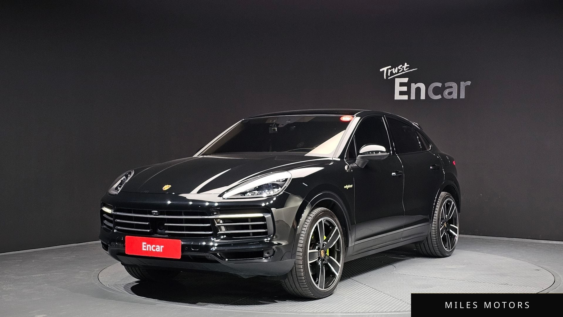 Porsche Cayenne 2023 — фото 1 из 12