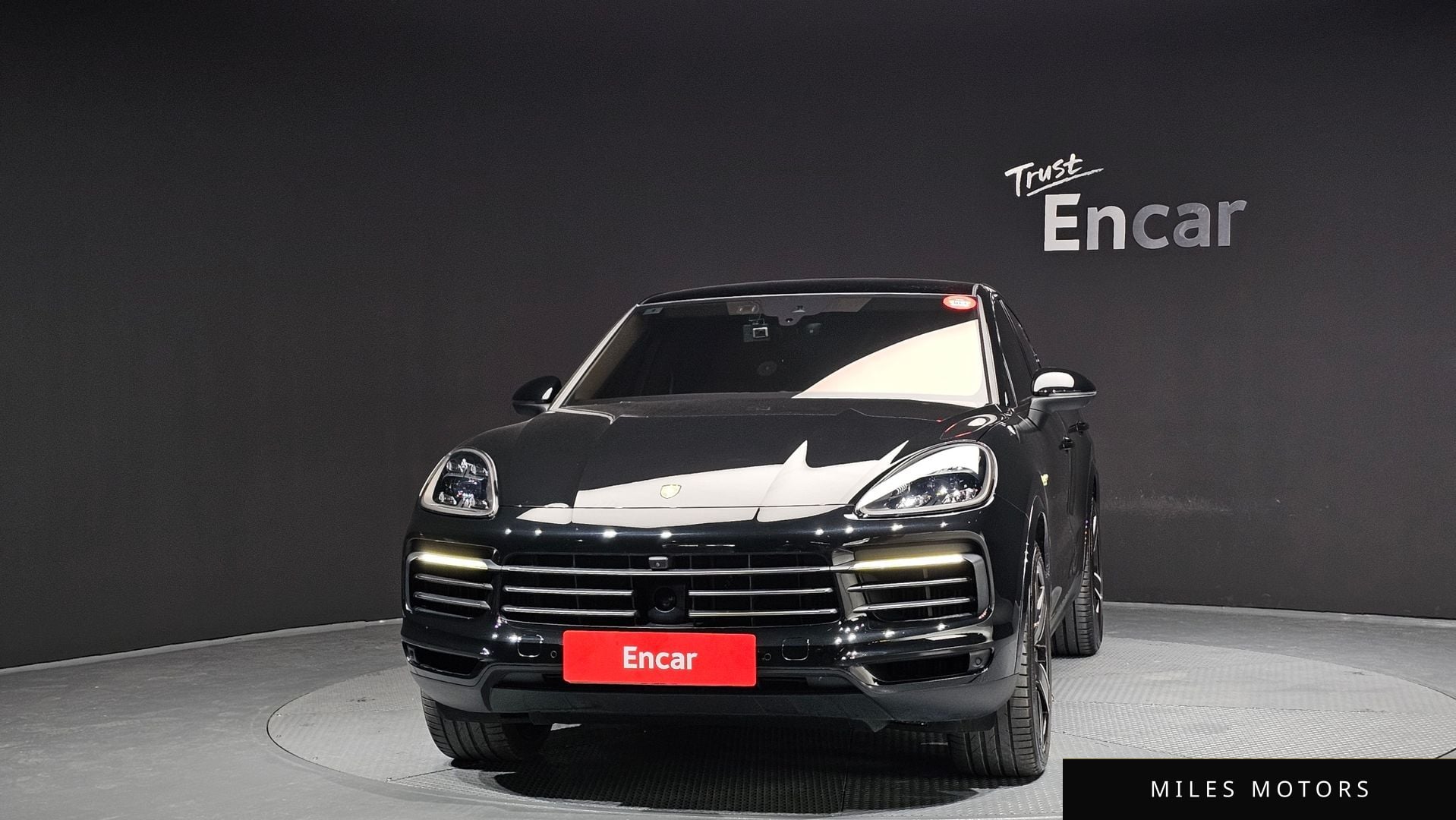 Porsche Cayenne 2023 — миниатюра 3