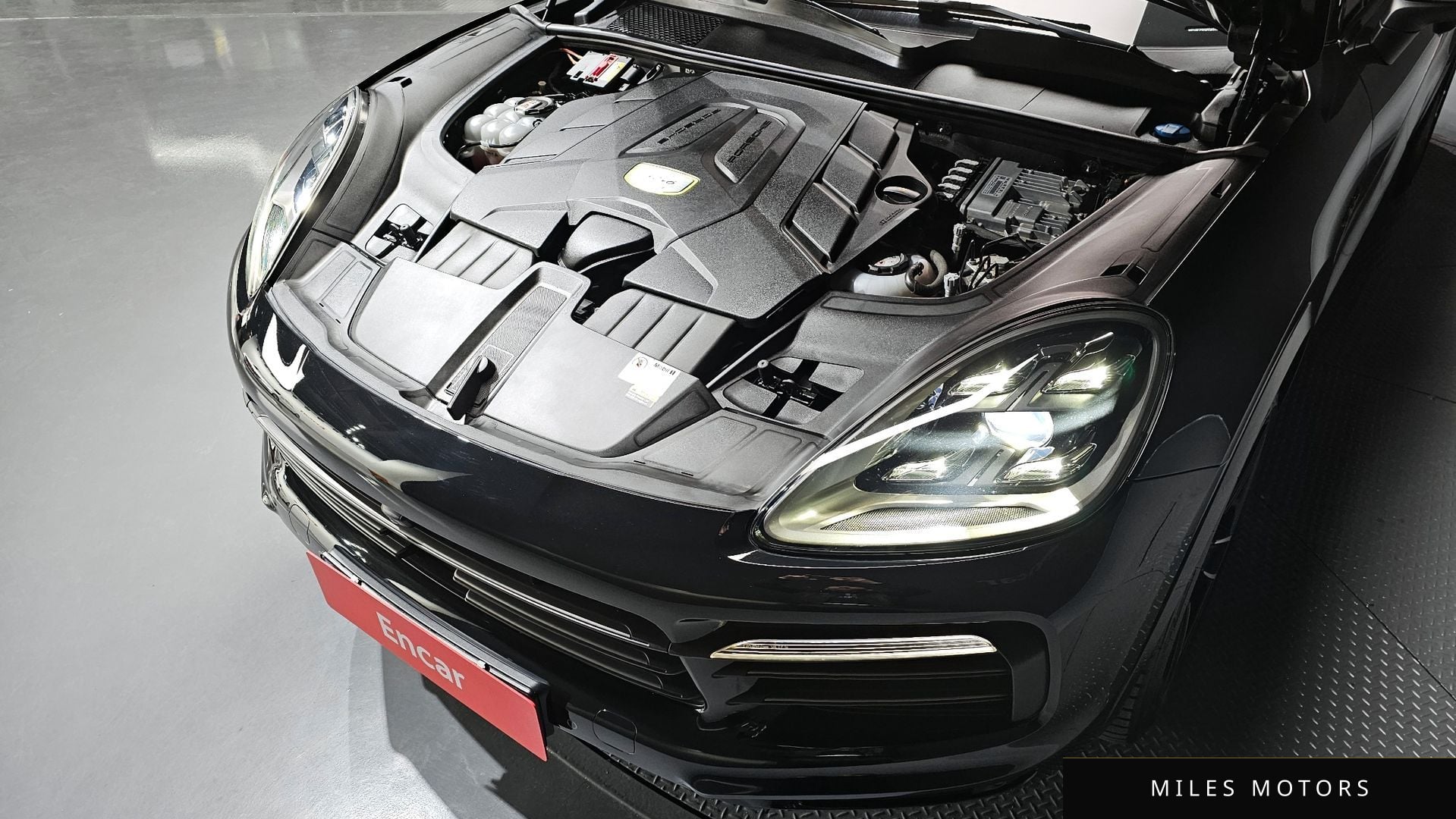 Porsche Cayenne 2023 — миниатюра 6