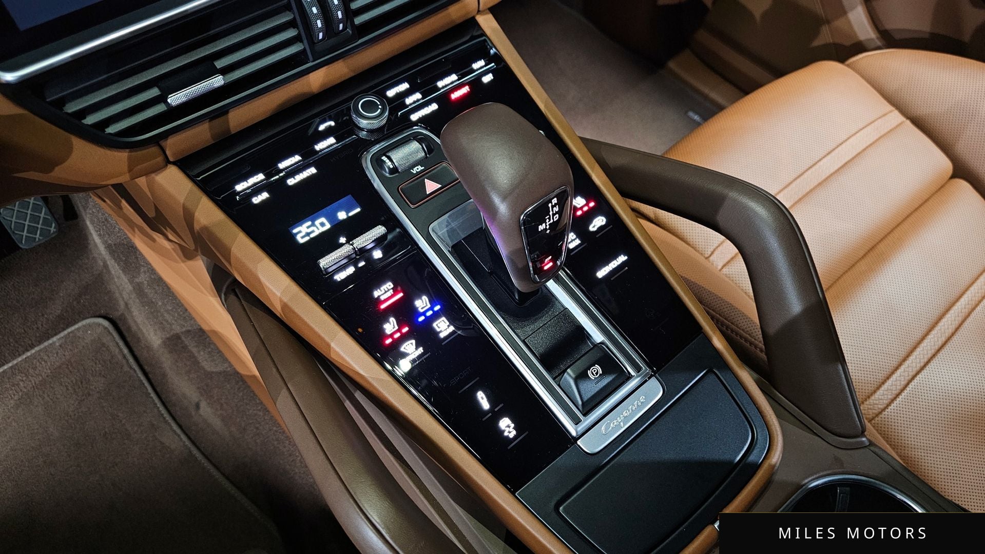 Porsche Cayenne 2023 — миниатюра 9
