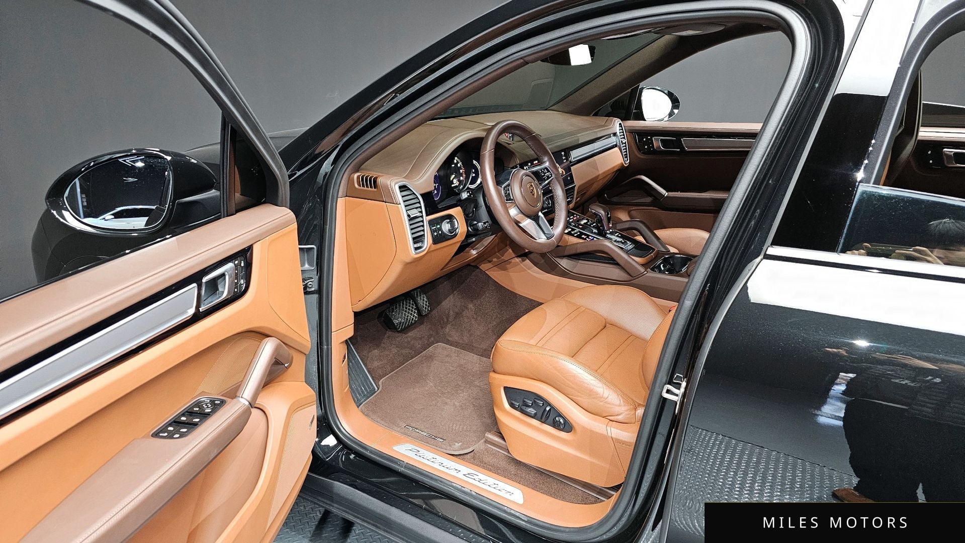 Porsche Cayenne 2023 — миниатюра 10