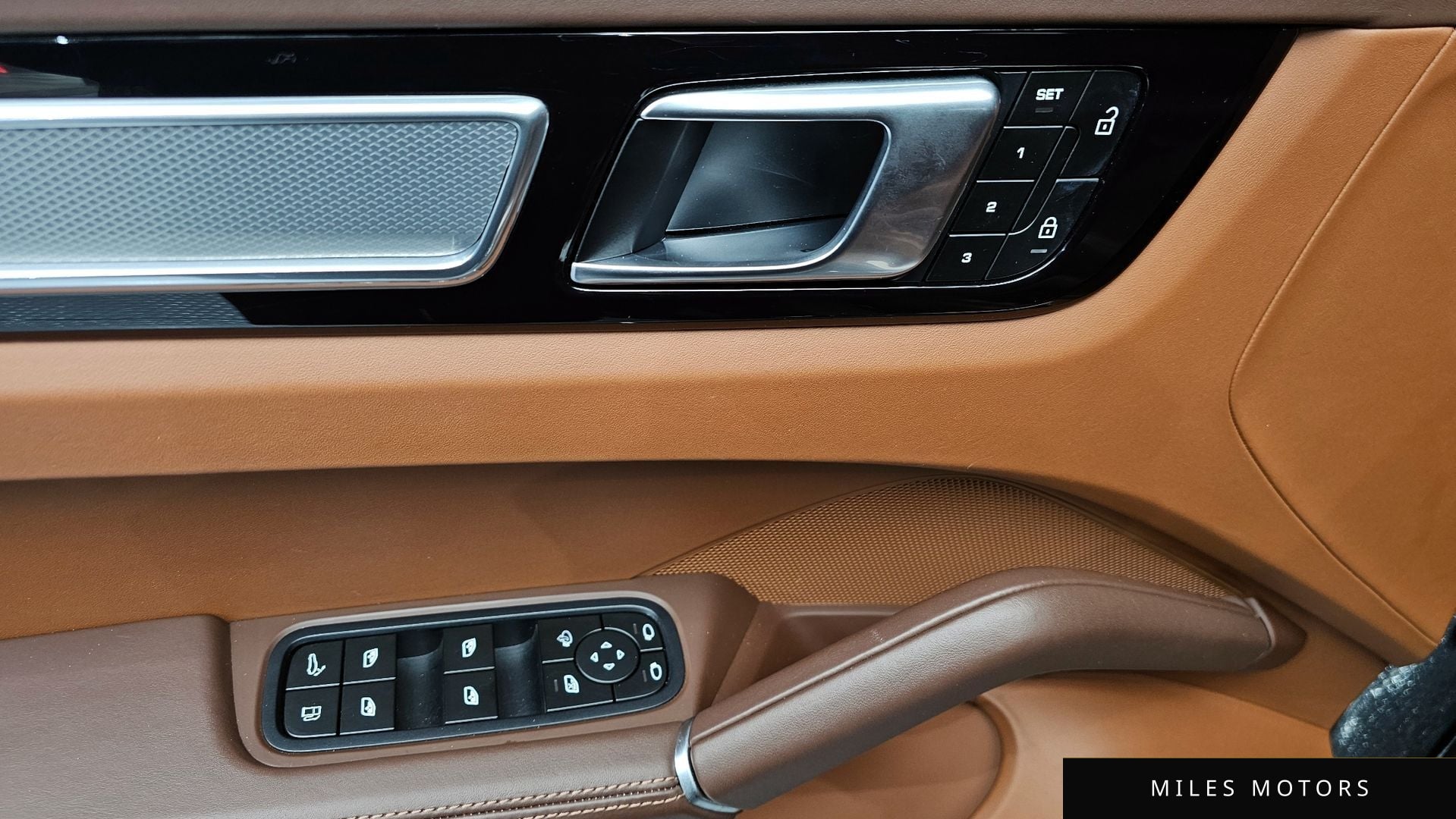 Porsche Cayenne 2023 — миниатюра 12