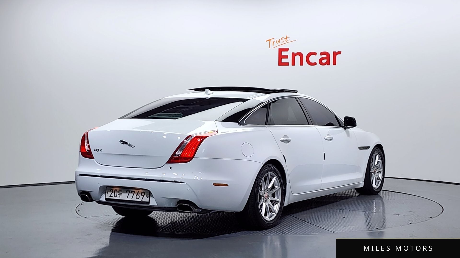 Jaguar All New XJ 2013 — миниатюра 2