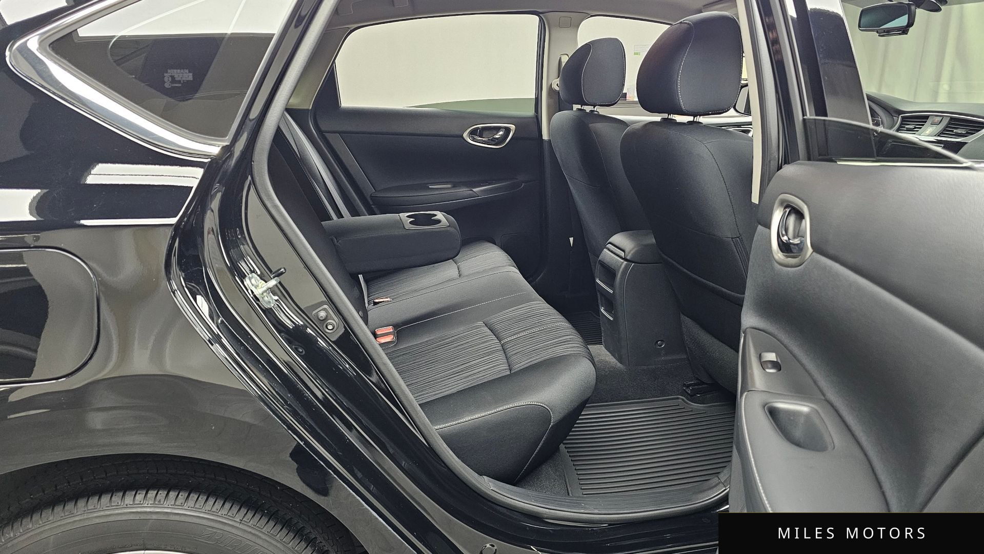 Nissan Sentra 2018 — миниатюра 12