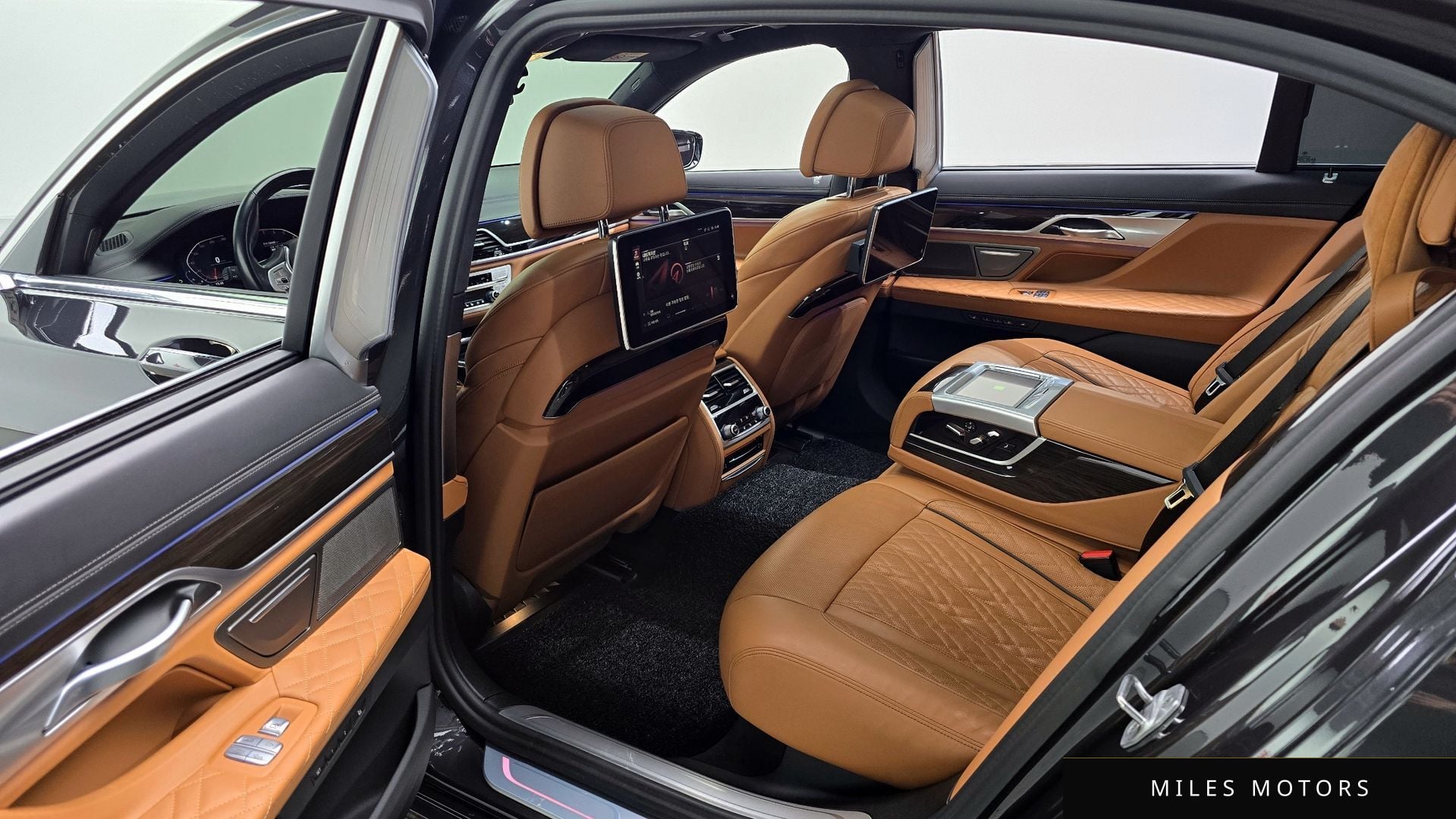 BMW 7 Series (G11) 2021 — миниатюра 11