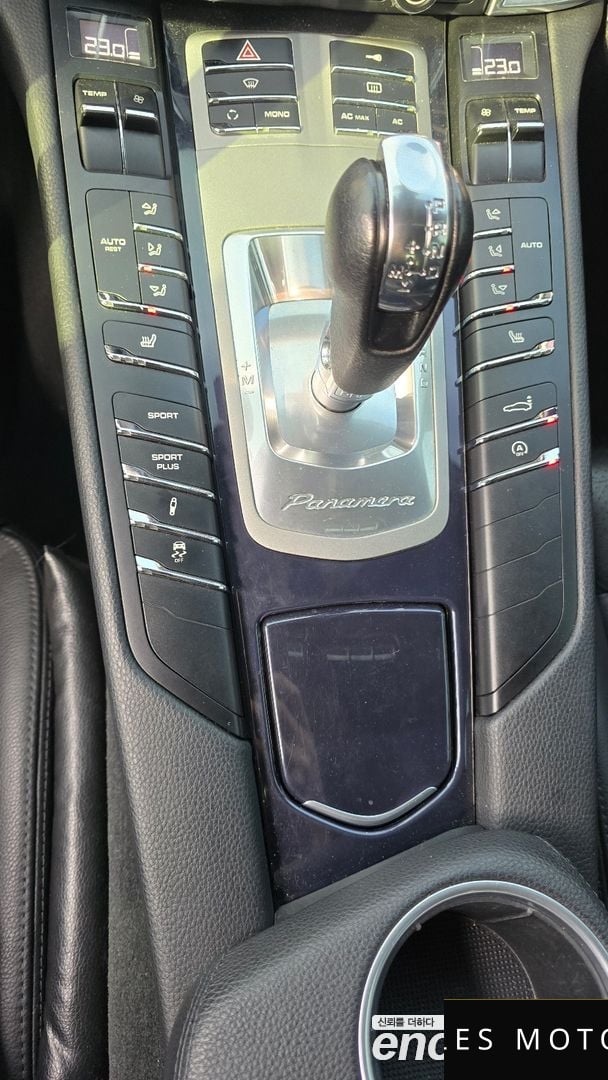 Porsche Panamera 2011 — миниатюра 6