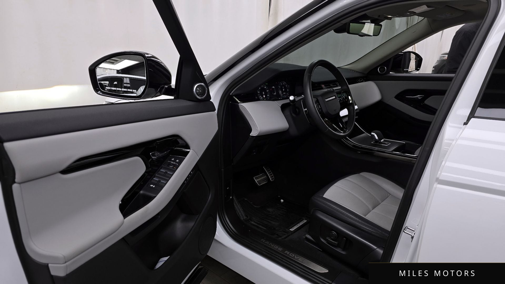 Land Rover Range Rover Evoque 2024 — миниатюра 10