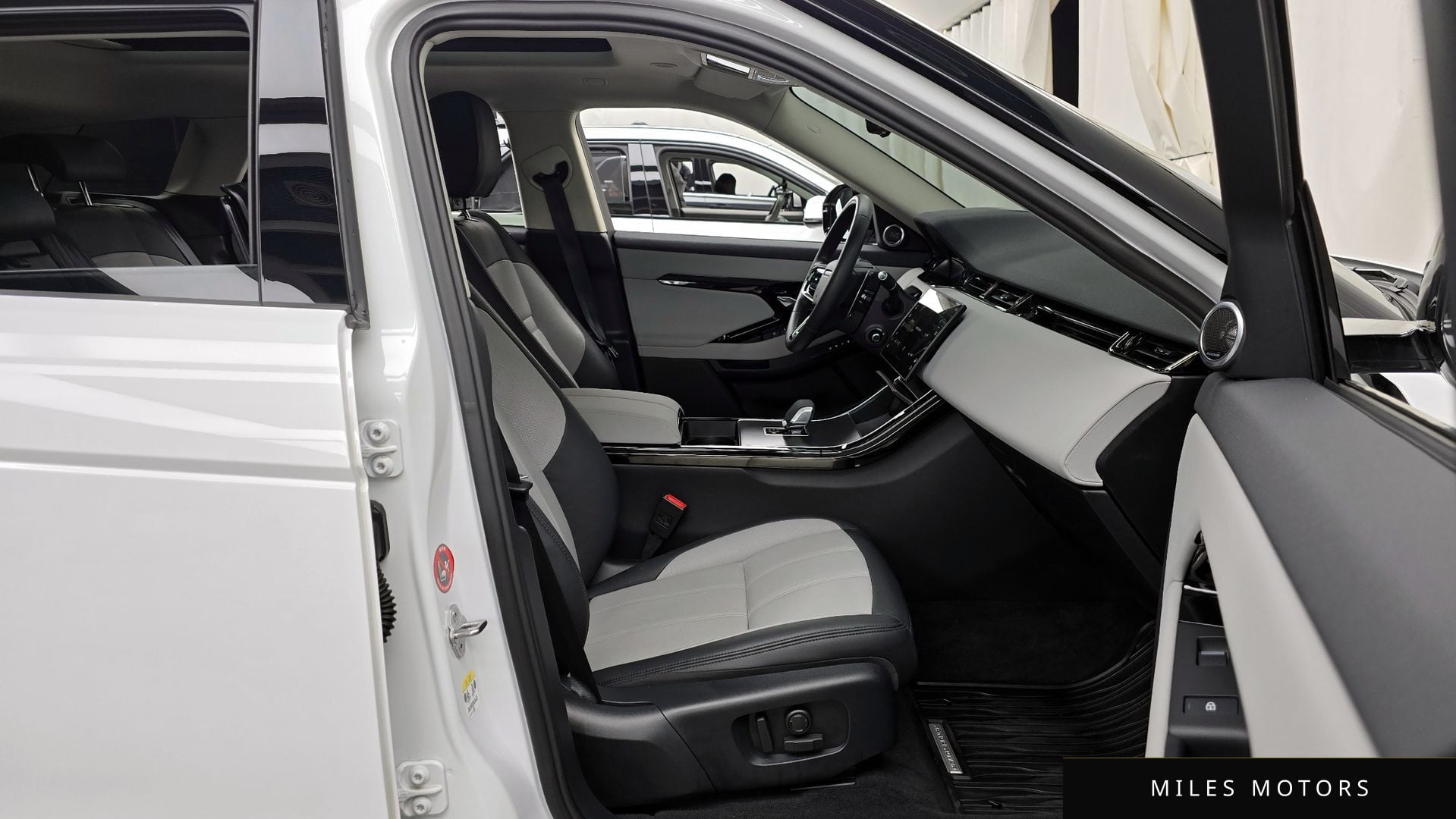 Land Rover Range Rover Evoque 2024 — миниатюра 11