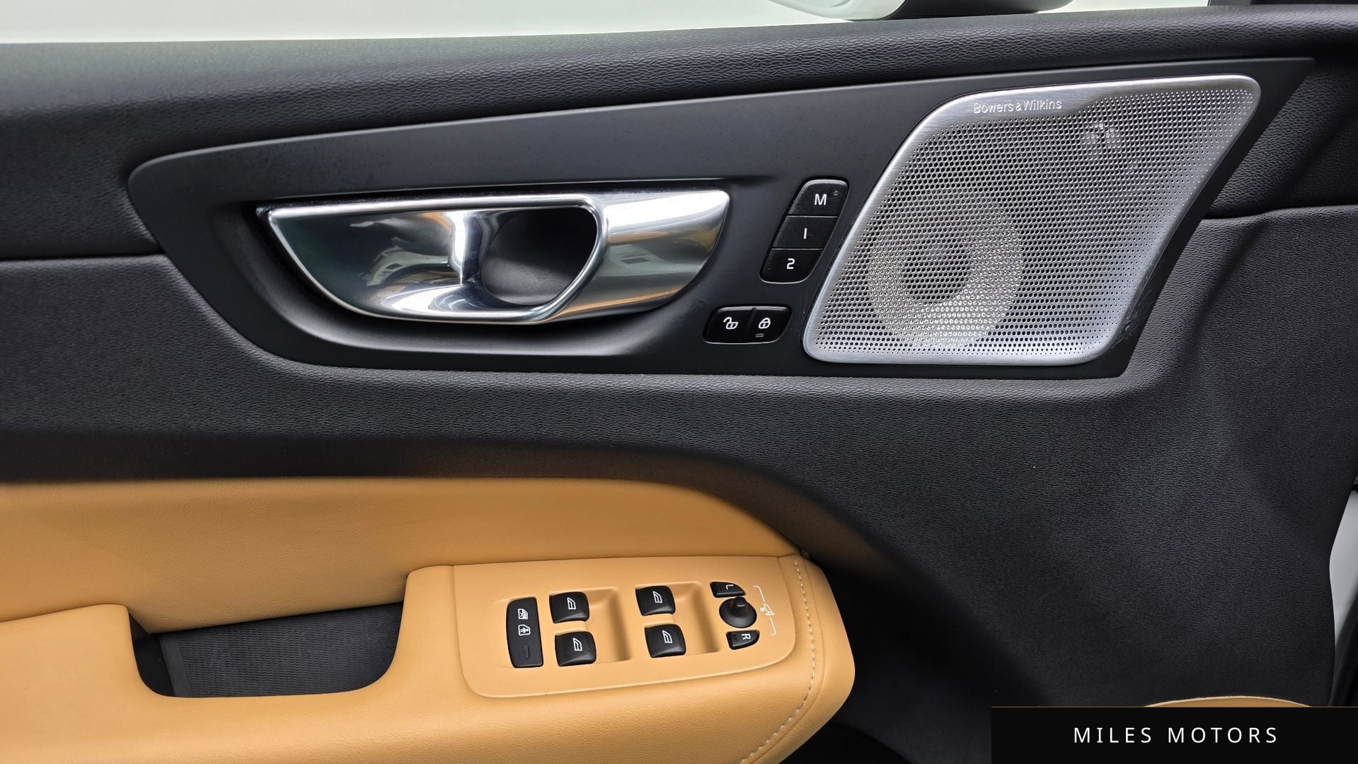 Volvo XC60 2022 — миниатюра 14