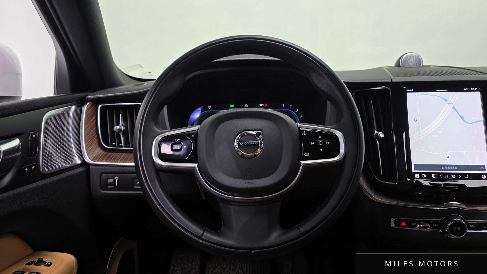 Volvo XC60 2022 — миниатюра 15