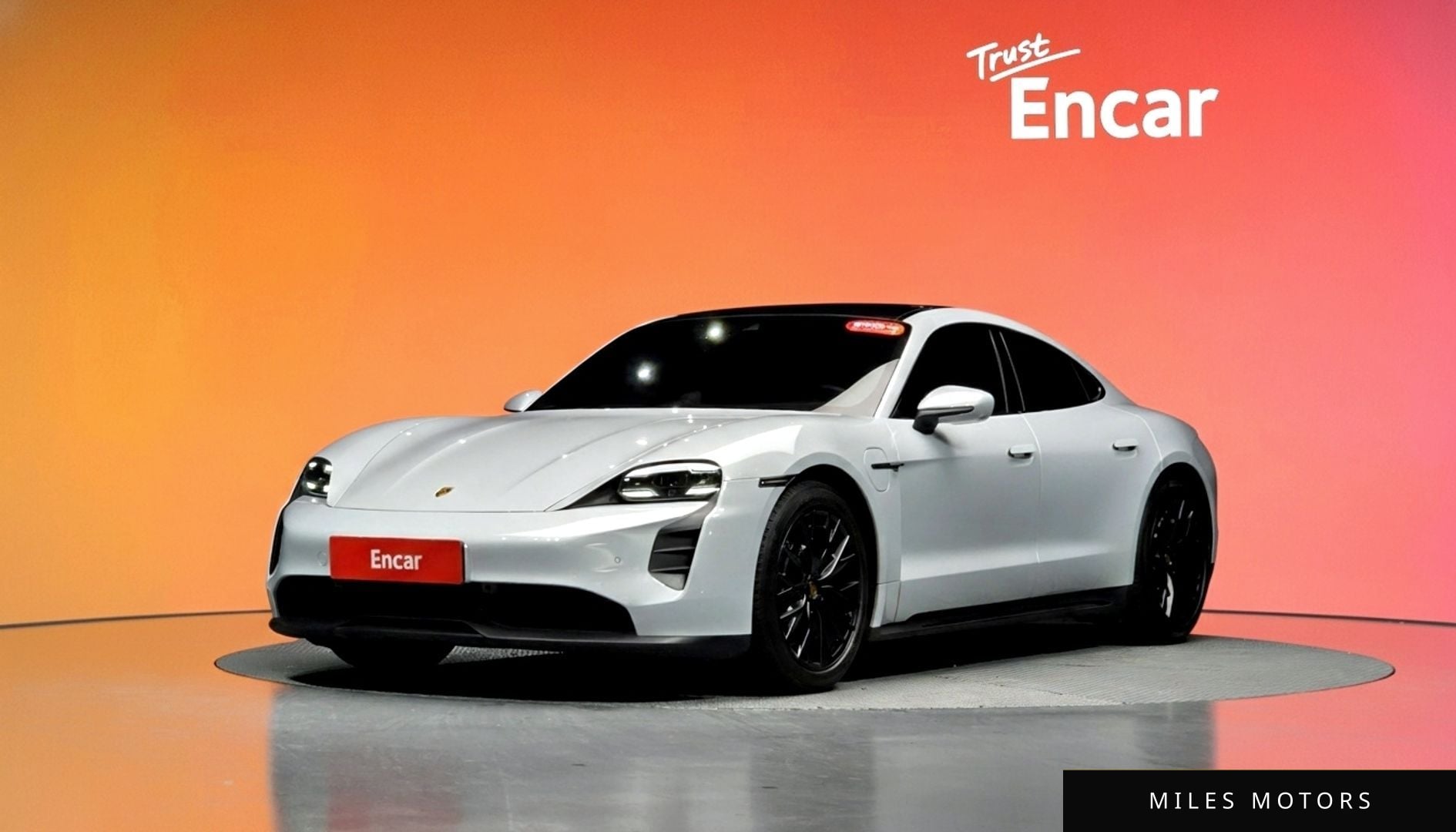 Porsche Taycan 2023 — миниатюра 10