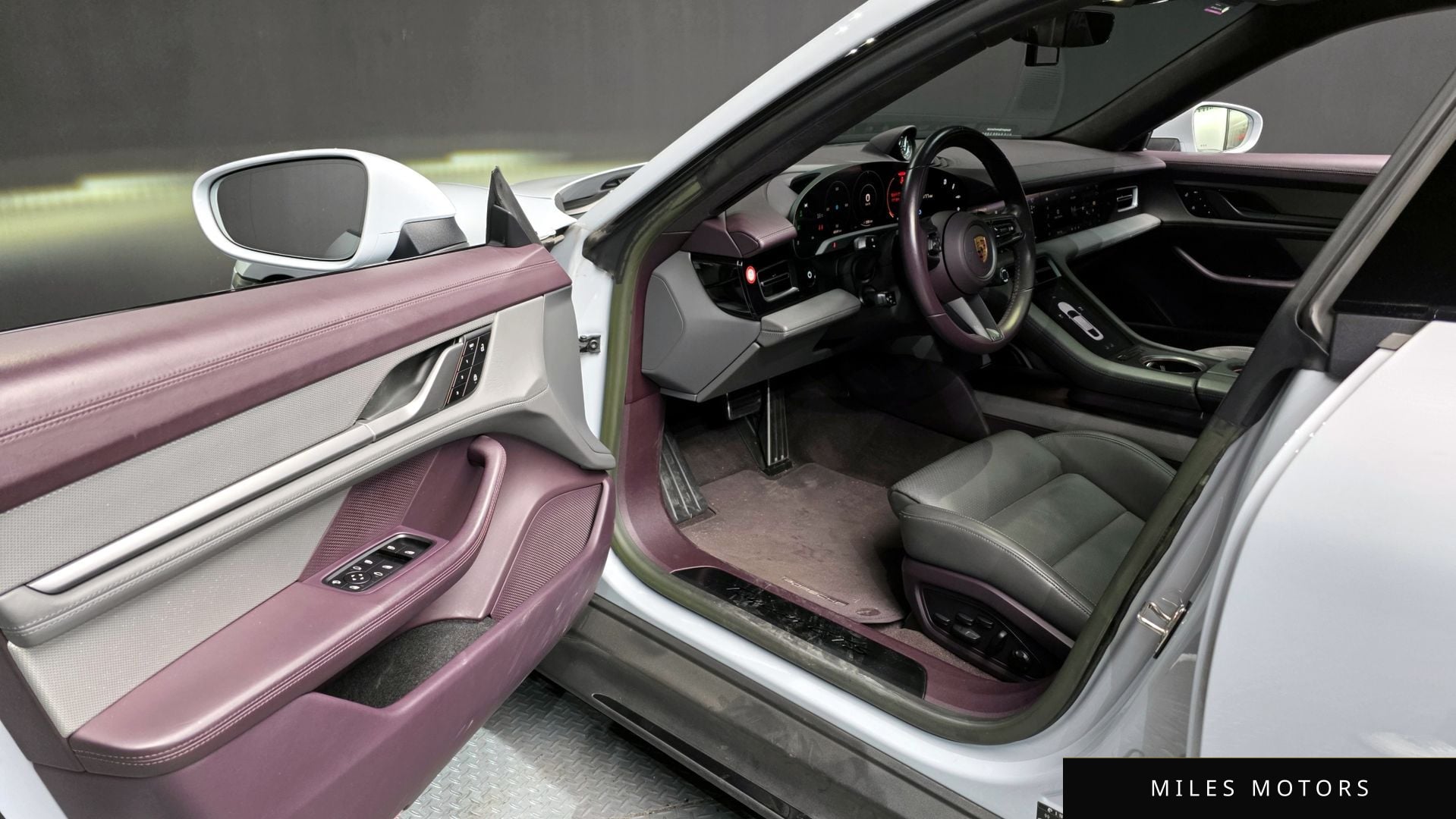 Porsche Taycan 2023 — миниатюра 9