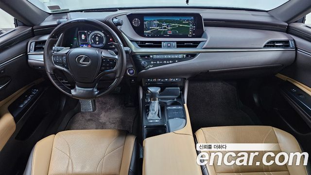 Лексус ES300h 2020 — миниатюра 7