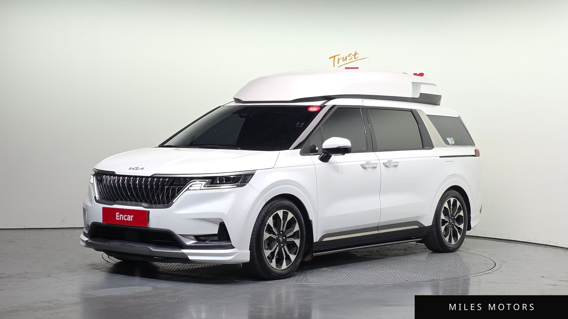 Kia Carnival 2022 — фото 1 из 12