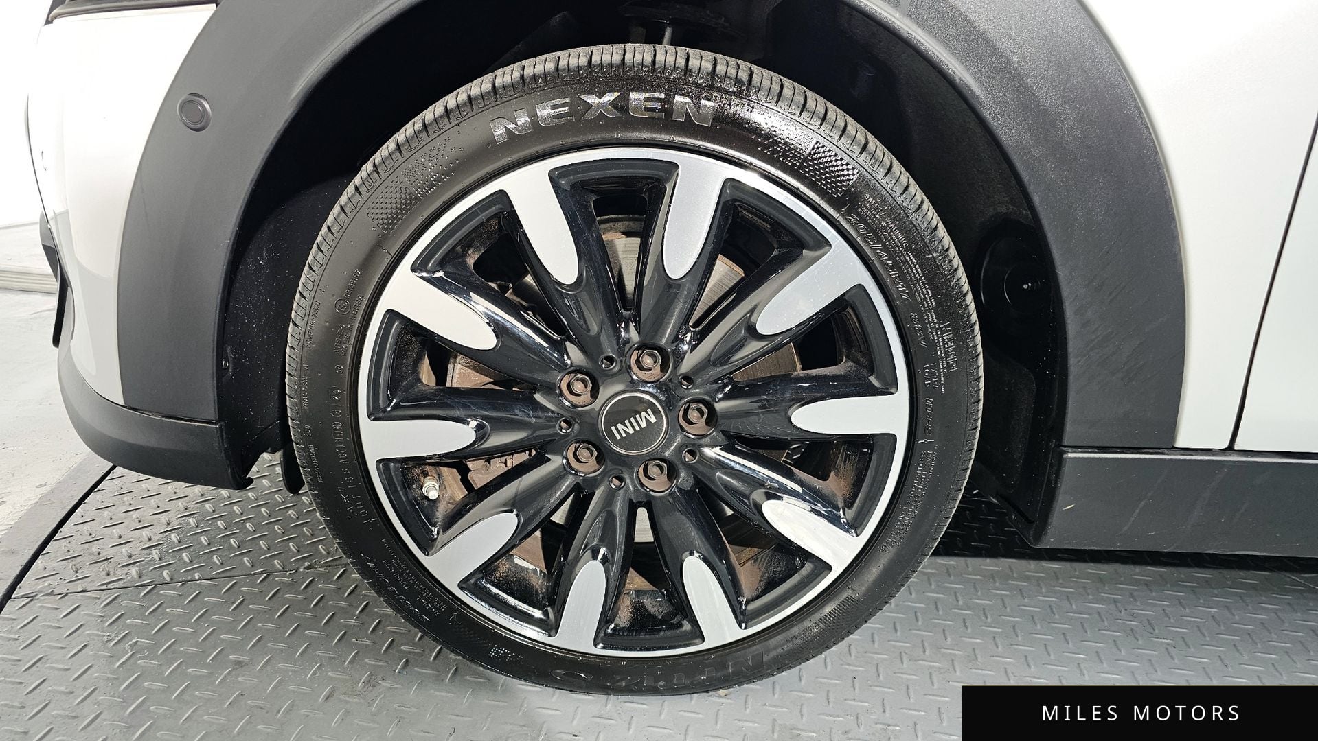 MINI 쿠퍼 S 2023 — миниатюра 5