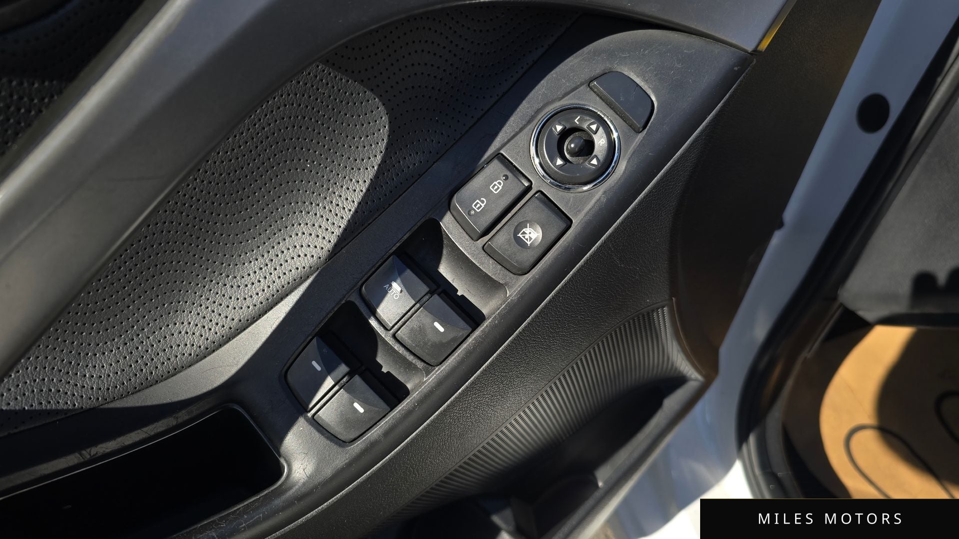 Hyundai AVANTE 2012 — миниатюра 17