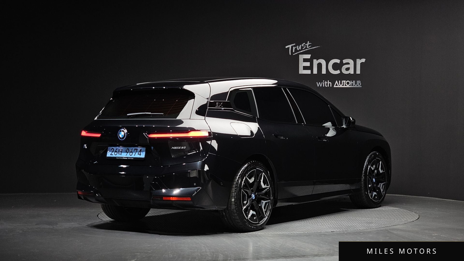 BMW iX 2024 — миниатюра 2