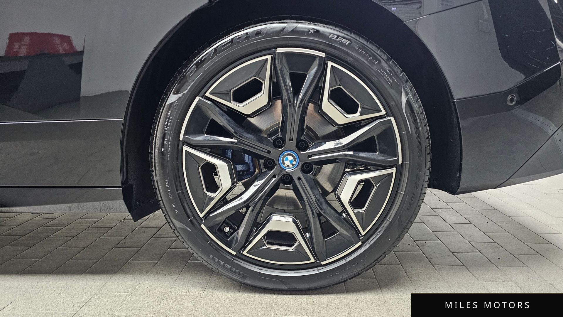 BMW iX 2024 — миниатюра 5