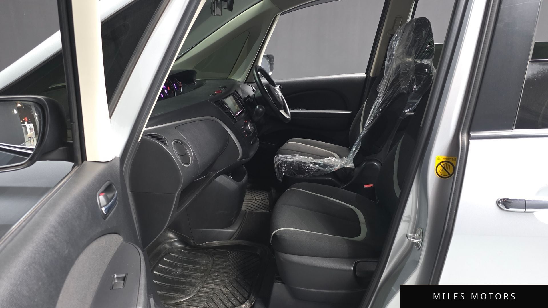 Mazda 비안테 2010 — миниатюра 10