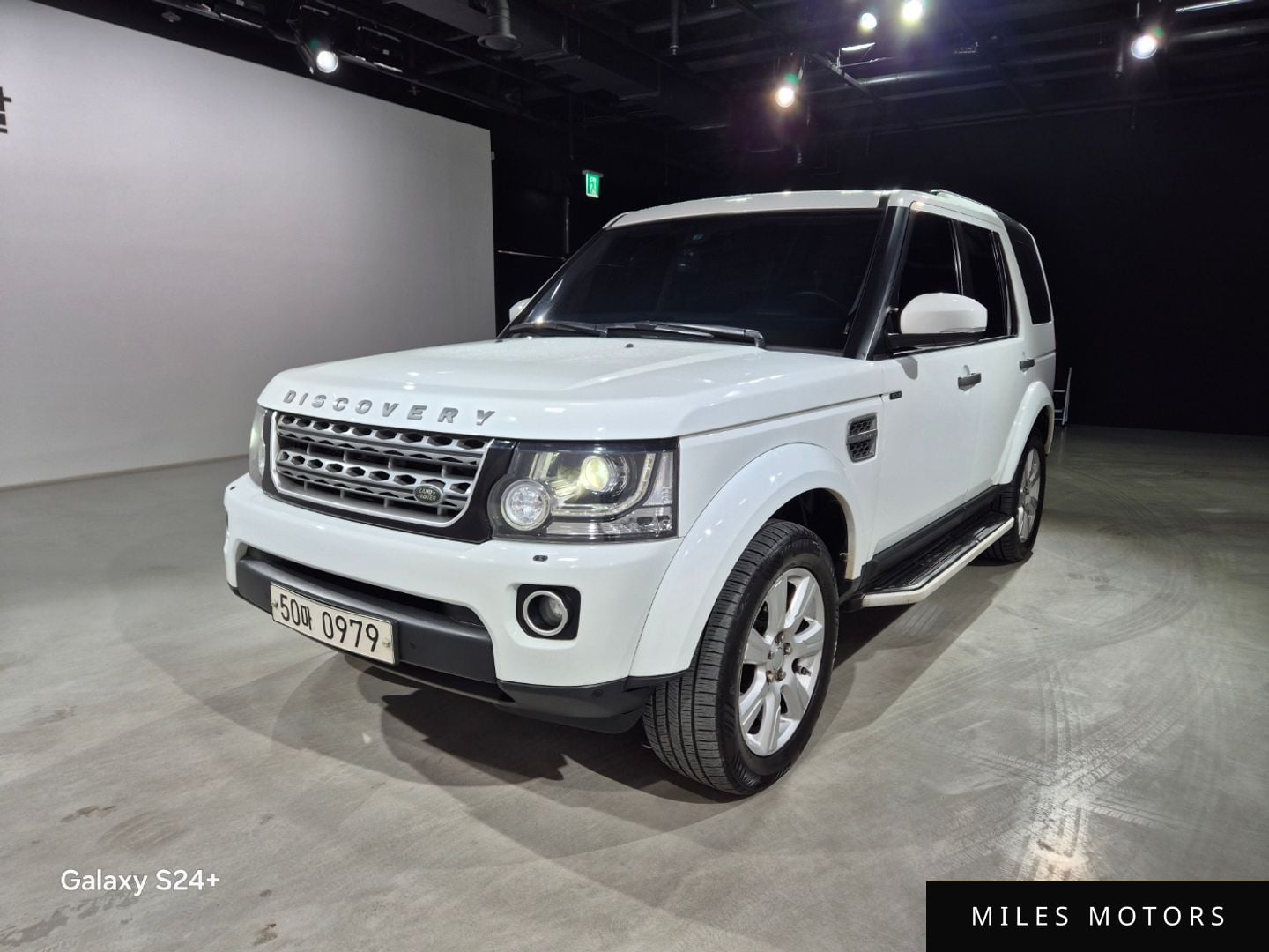 Land Rover Discovery 2016 — миниатюра 2