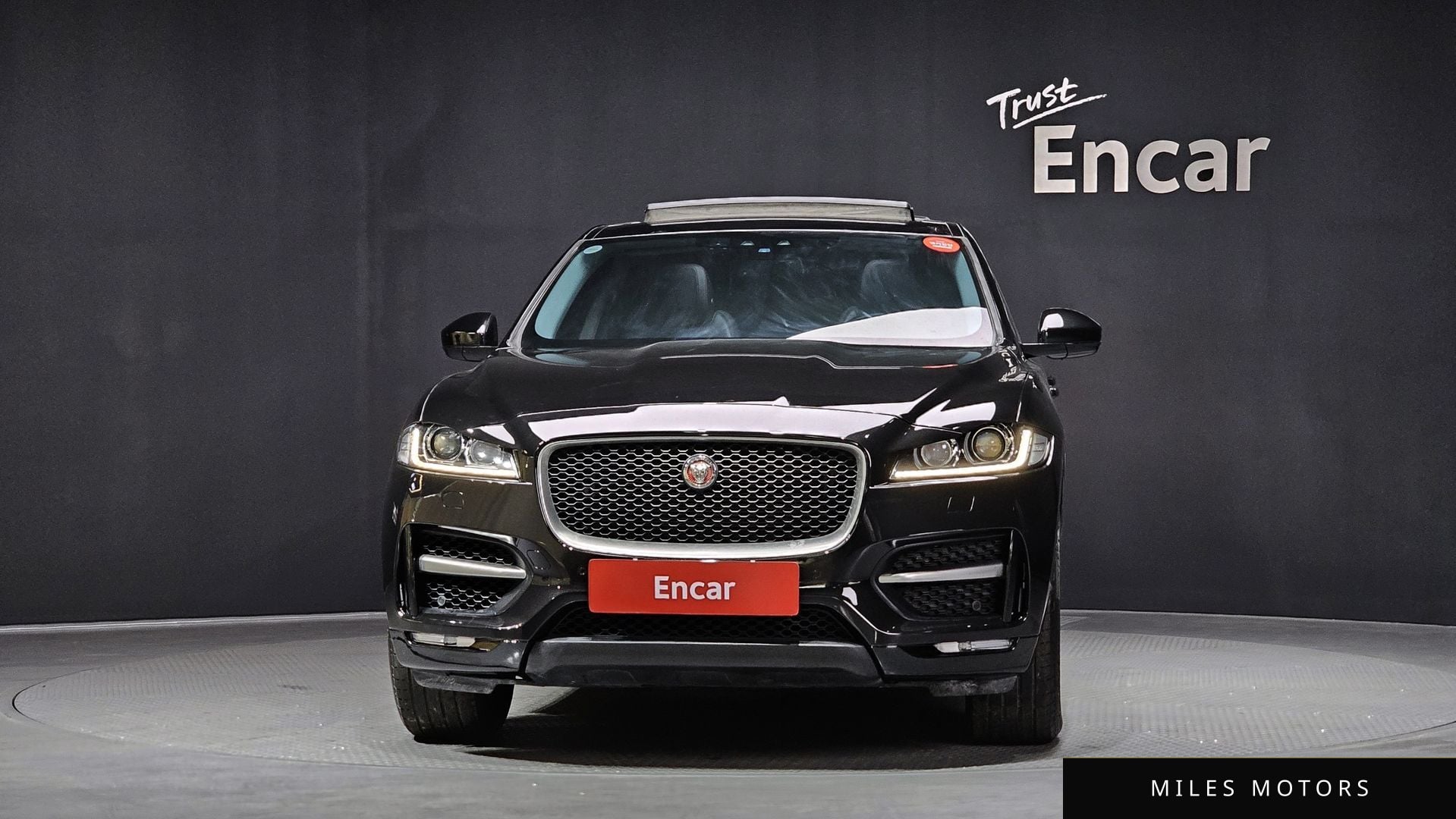 Jaguar F-PACE 2017 — миниатюра 3