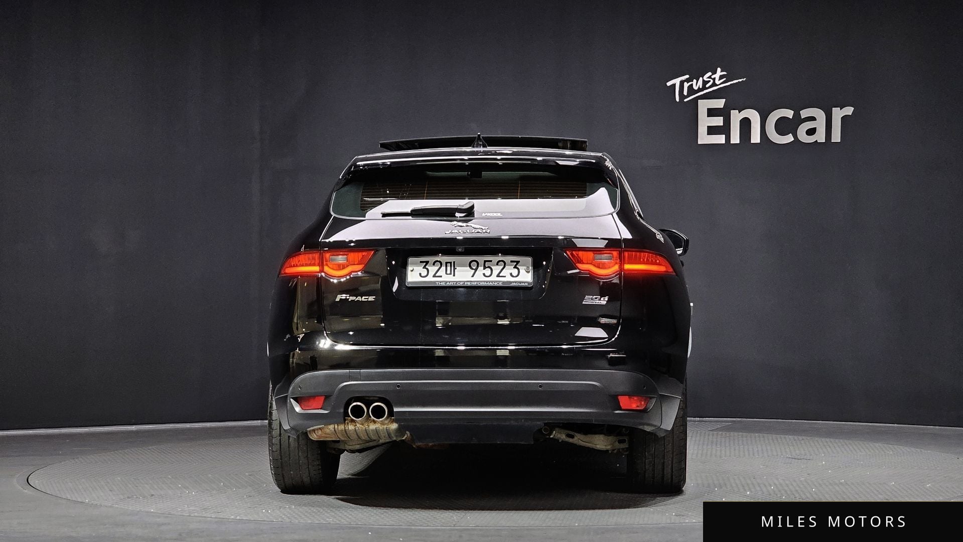 Jaguar F-PACE 2017 — миниатюра 4