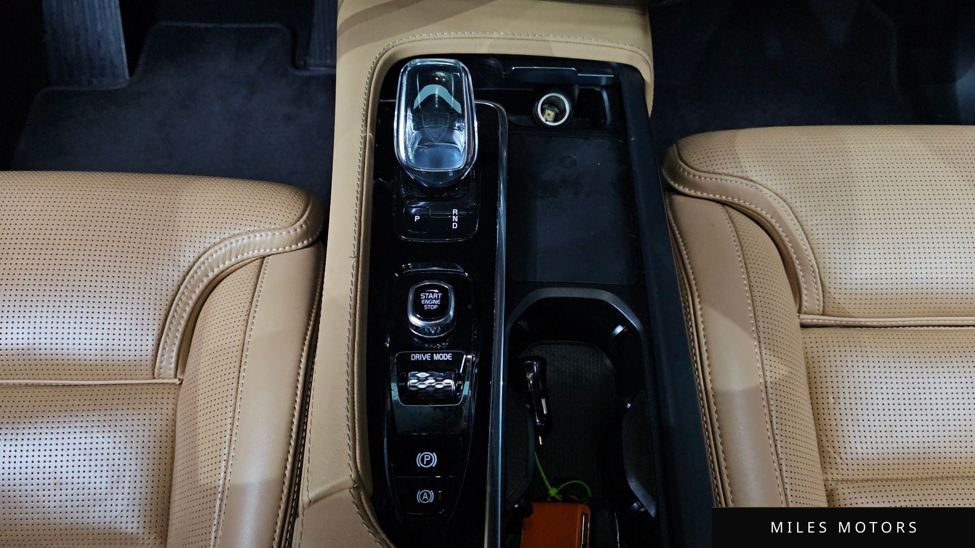 Volvo XC90 2021 — миниатюра 9