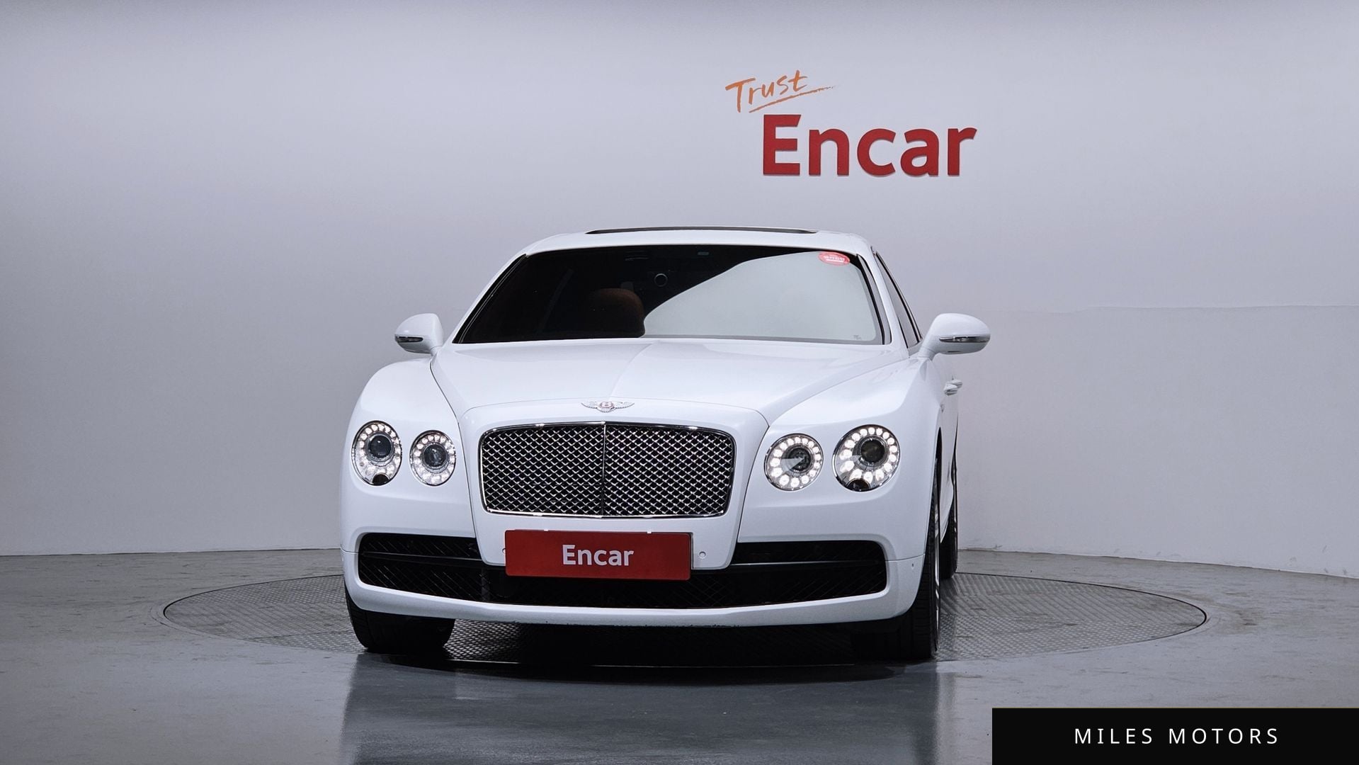 Bentley Flying Spur 2018 — миниатюра 3