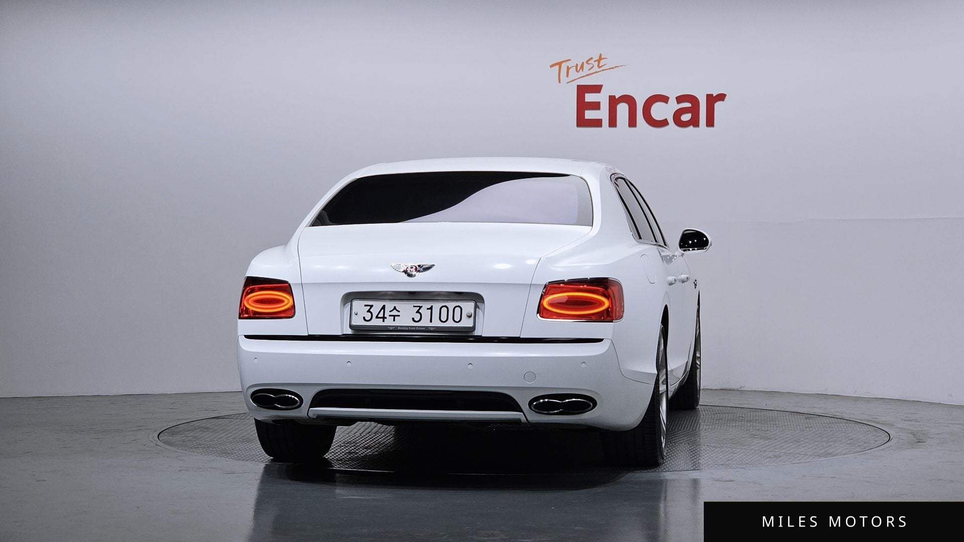 Bentley Flying Spur 2018 — миниатюра 4