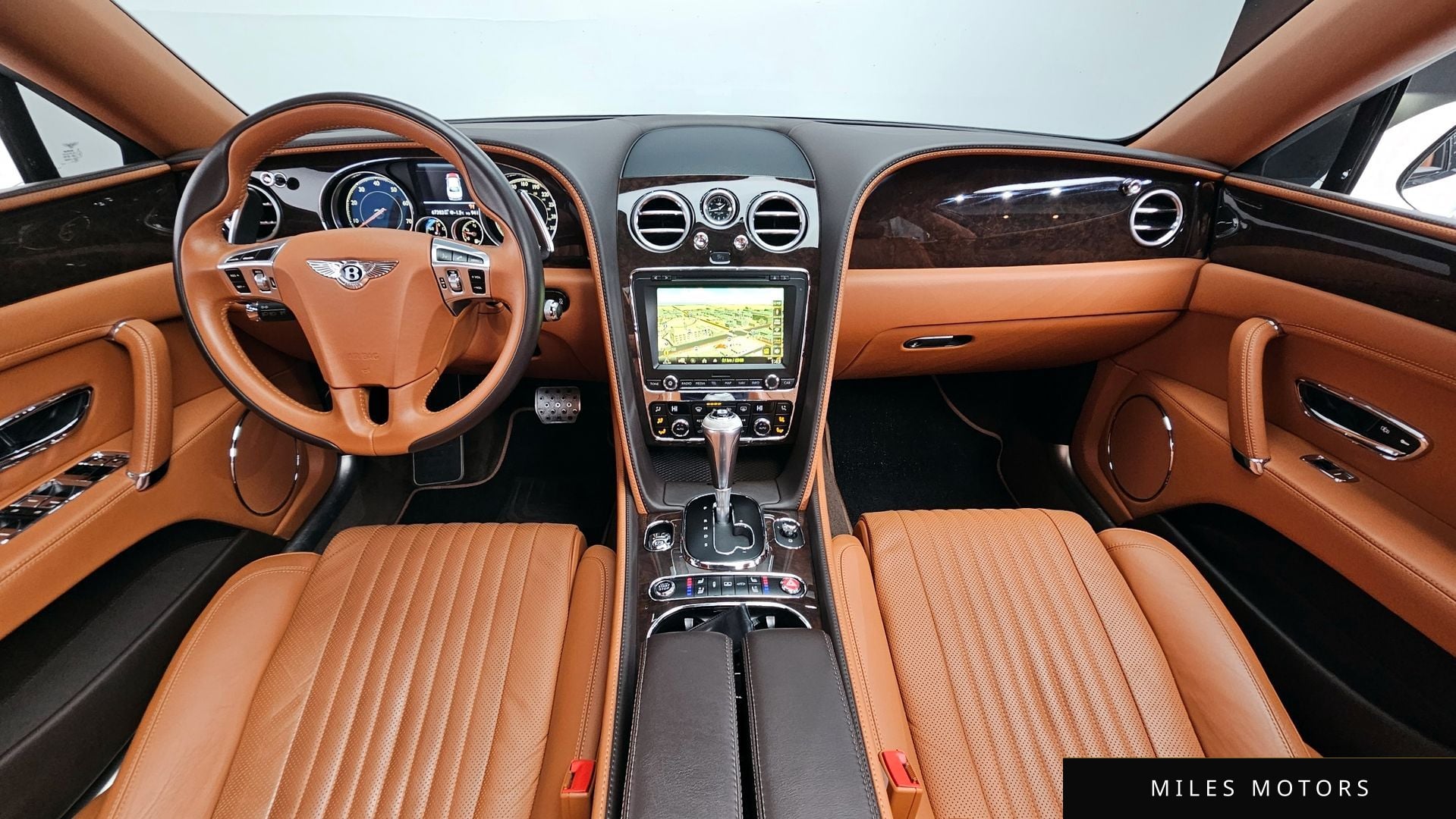 Bentley Flying Spur 2018 — миниатюра 7