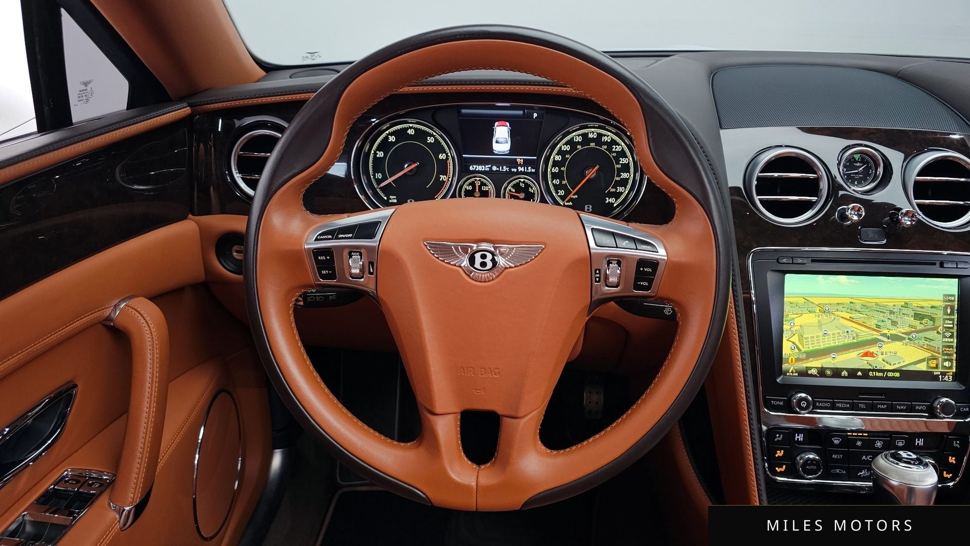 Bentley Flying Spur 2018 — миниатюра 13