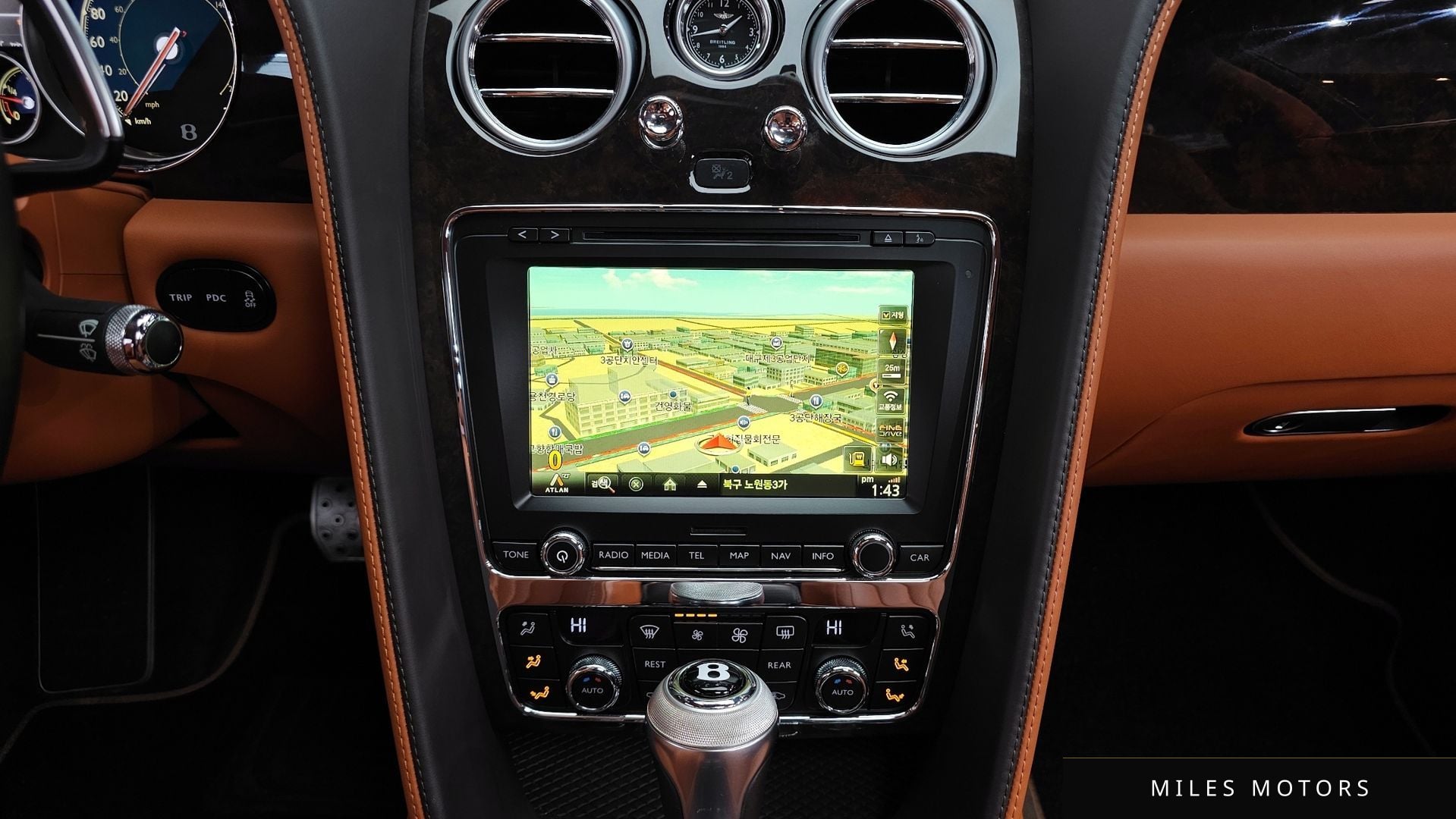 Bentley Flying Spur 2018 — миниатюра 15