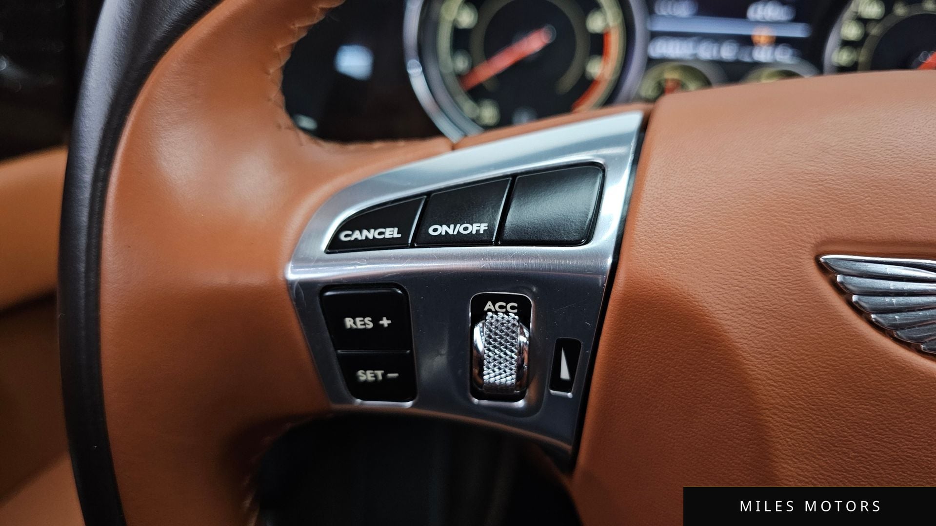 Bentley Flying Spur 2018 — миниатюра 17