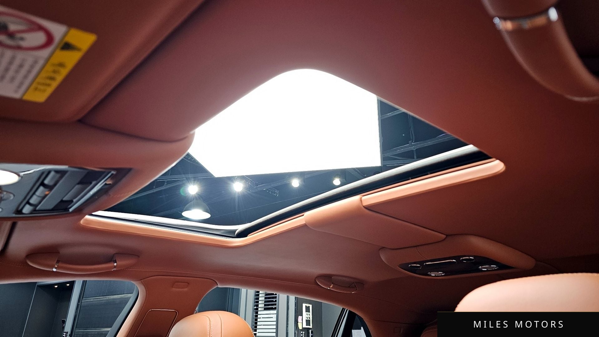 Bentley Flying Spur 2018 — миниатюра 18