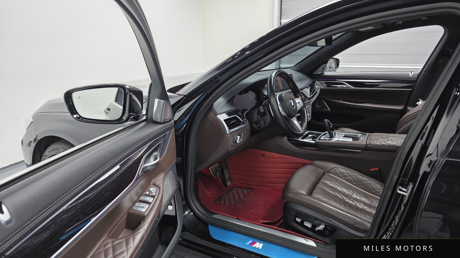 BMW 7 Series (G11) 2022 — миниатюра 11