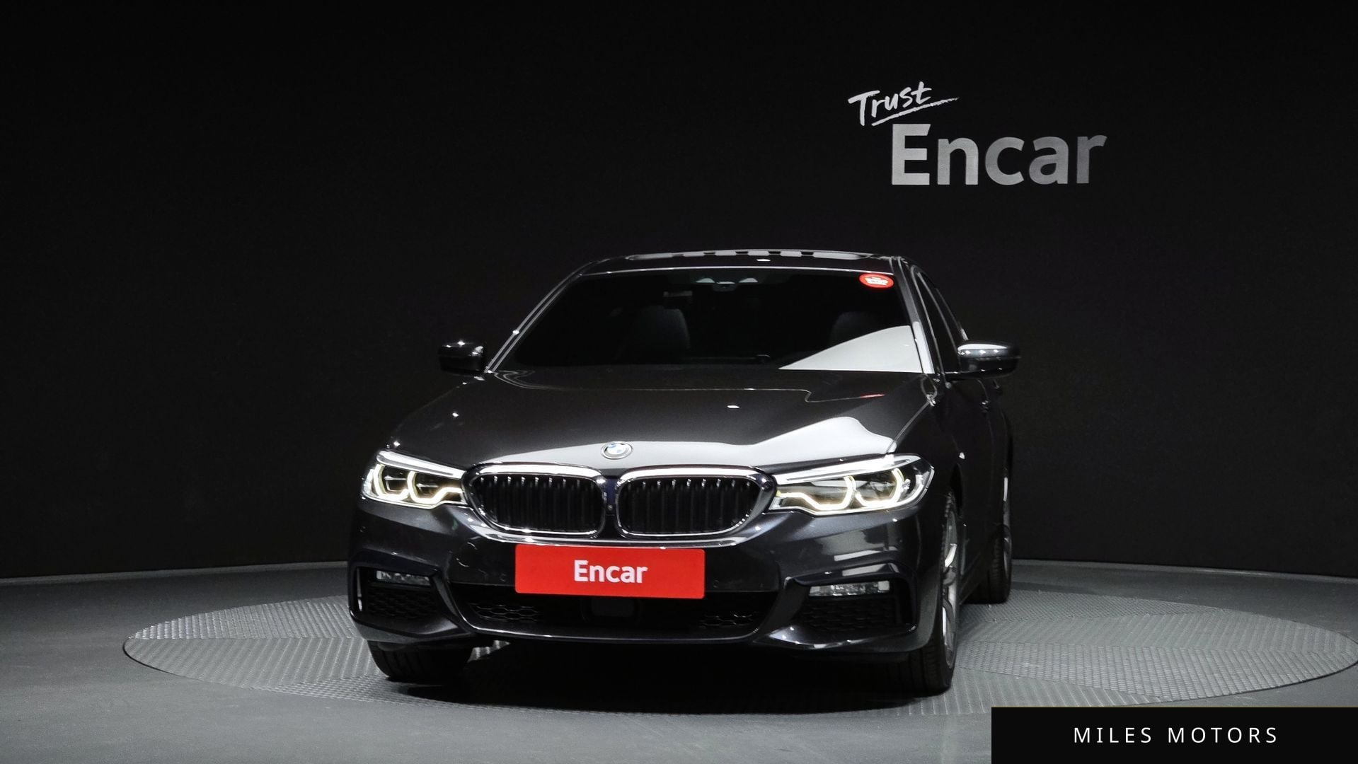 BMW 5 Series (G30) 2018 — миниатюра 3