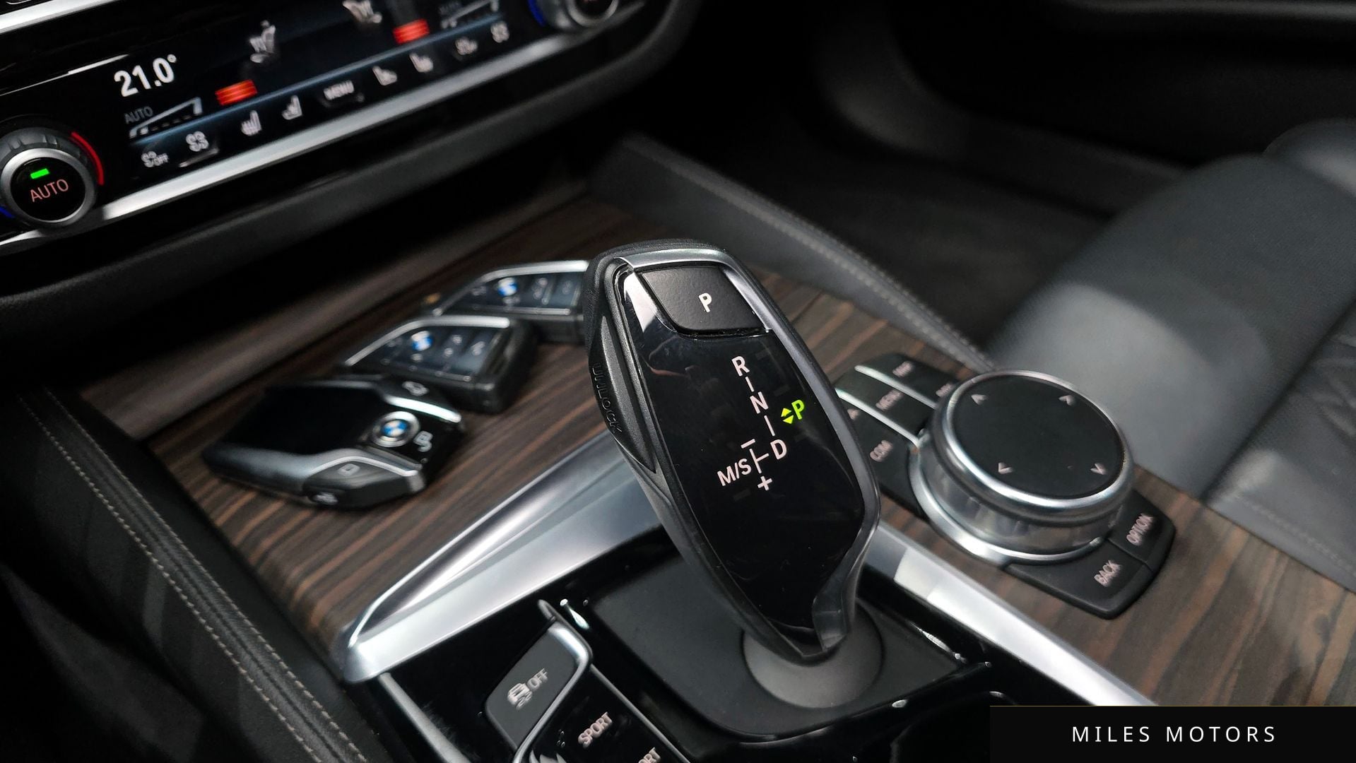 BMW 5 Series (G30) 2018 — миниатюра 9