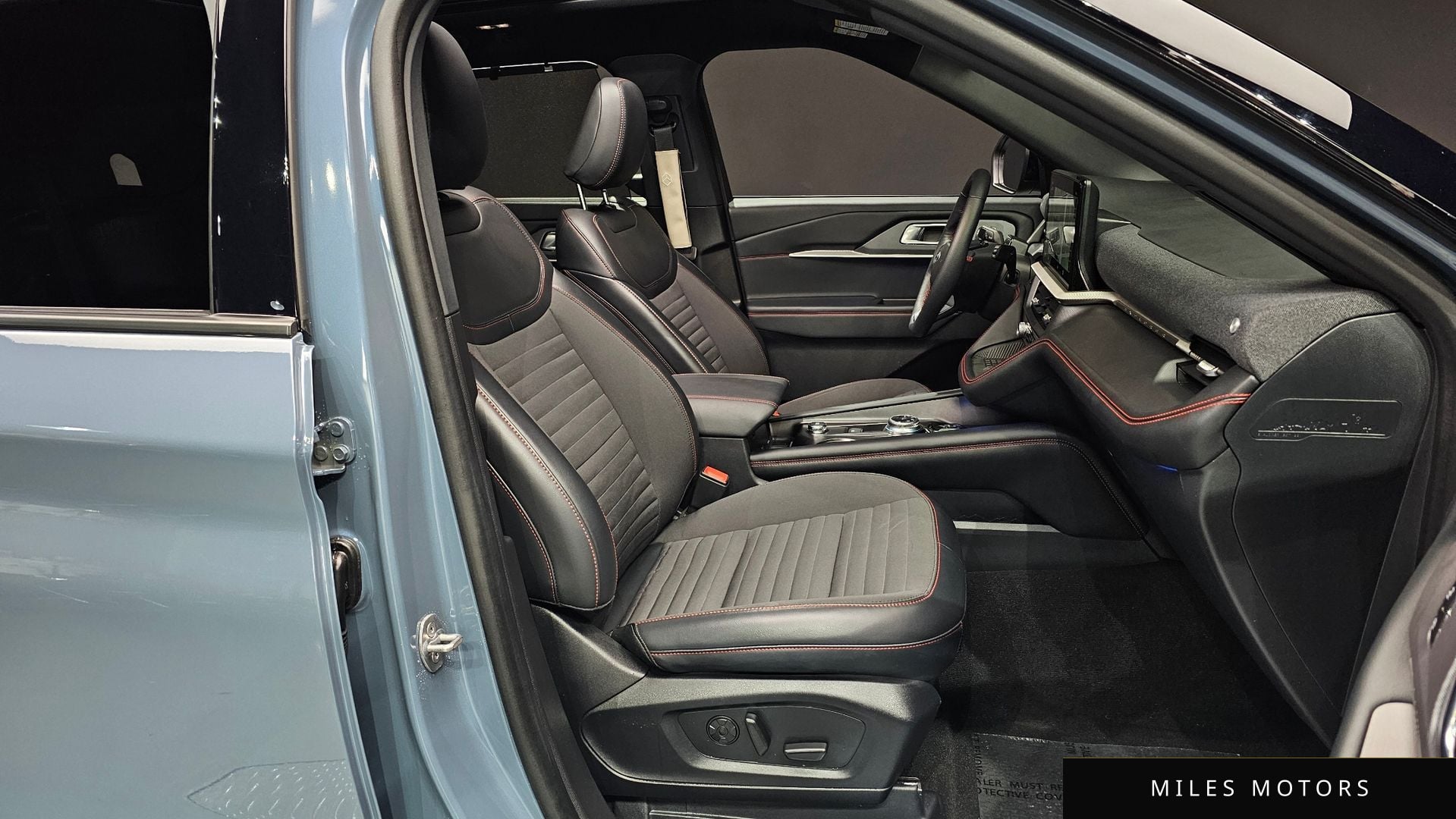 Ford Explorer 2025 — миниатюра 10