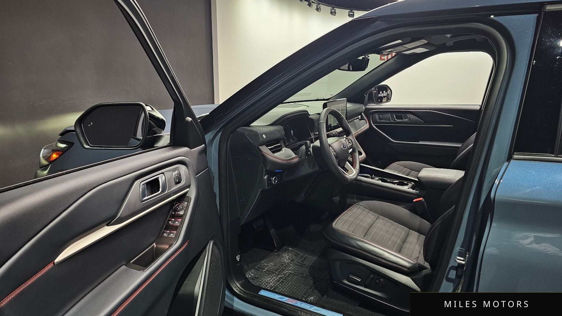 Ford Explorer 2025 — миниатюра 11