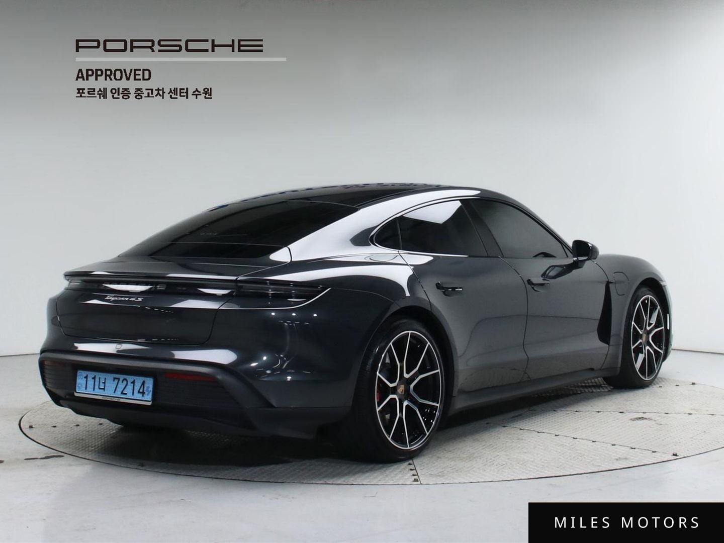 Porsche Taycan 2025 — миниатюра 2