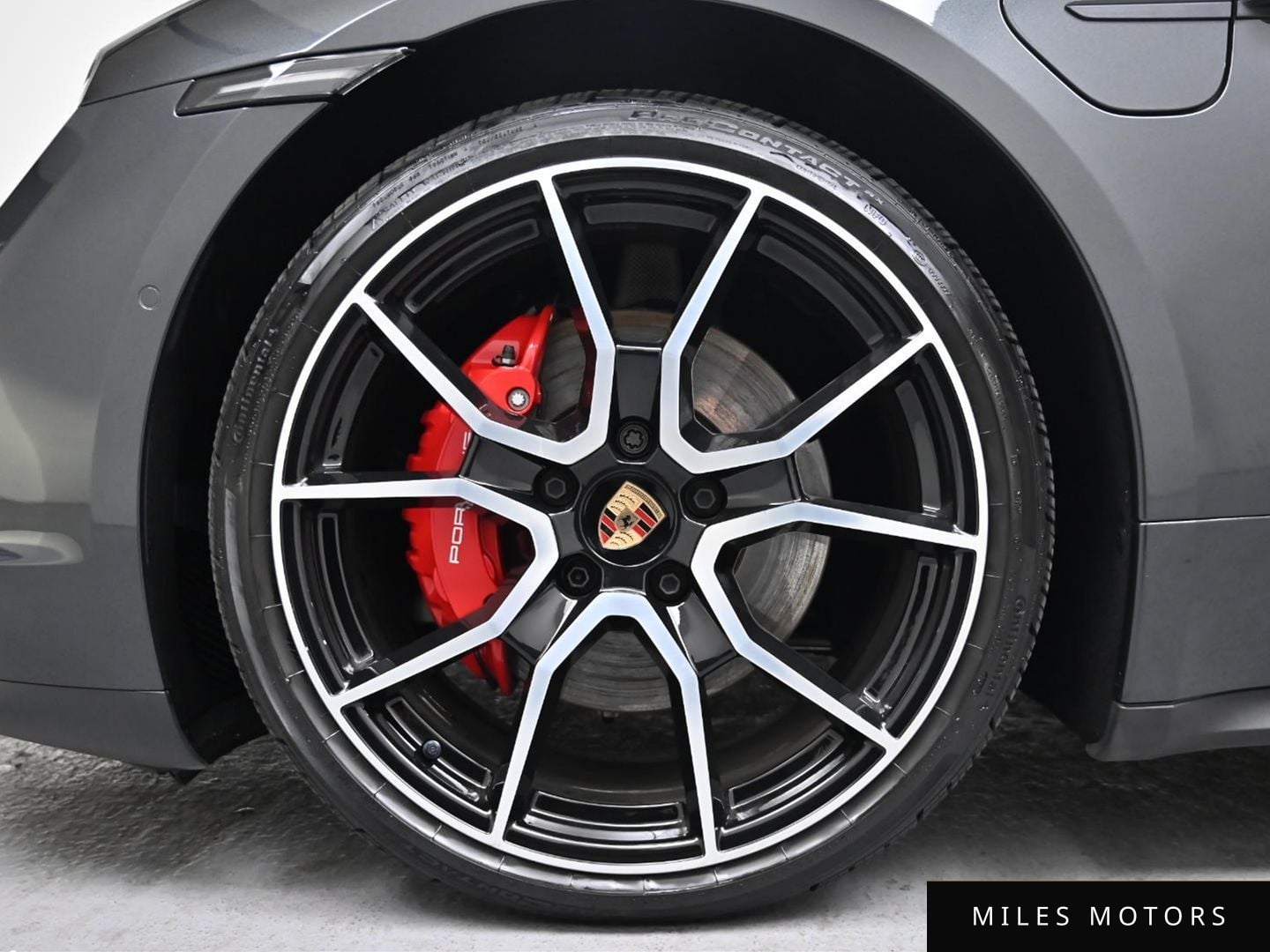 Porsche Taycan 2025 — миниатюра 5