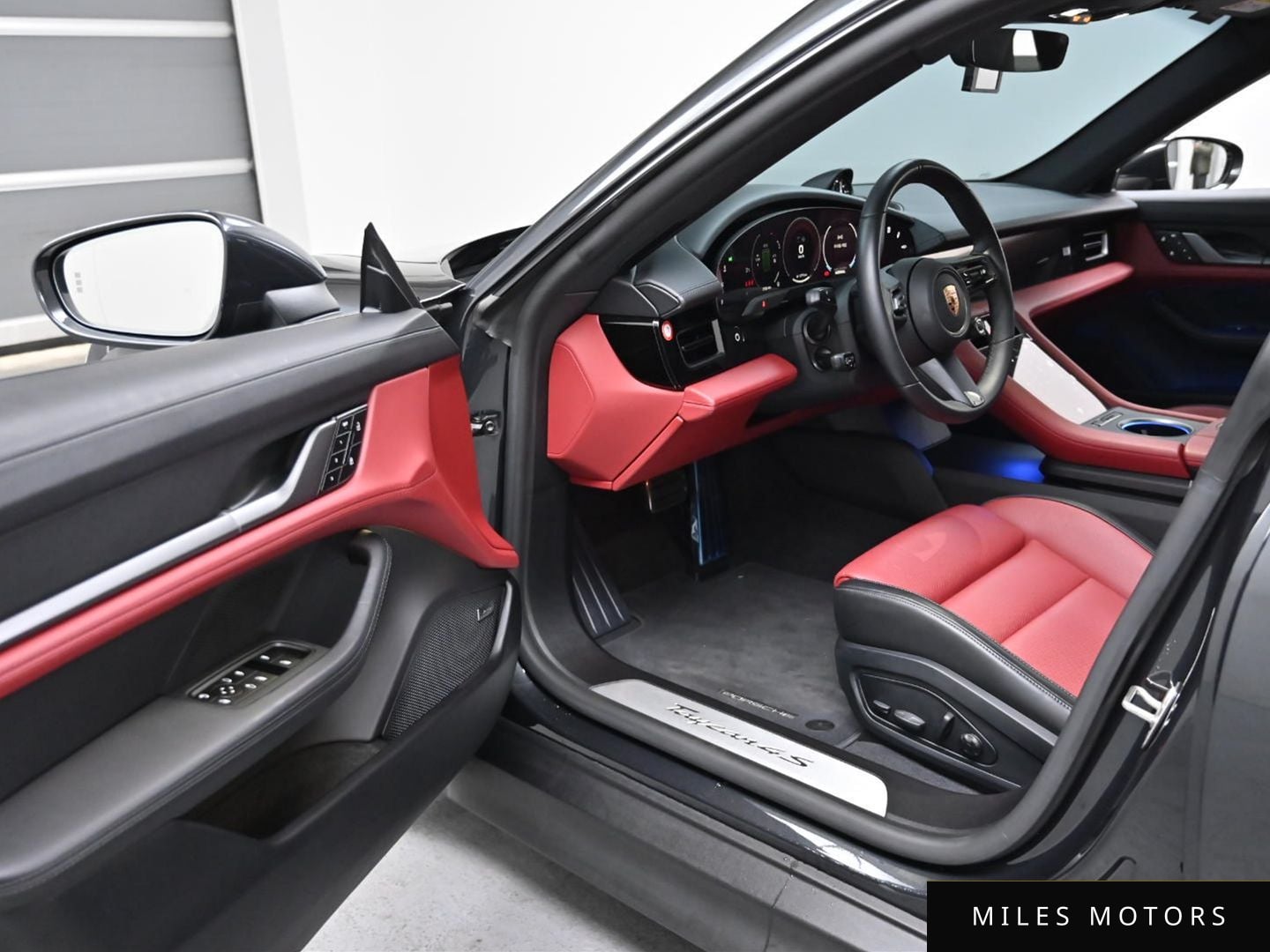 Porsche Taycan 2025 — миниатюра 11