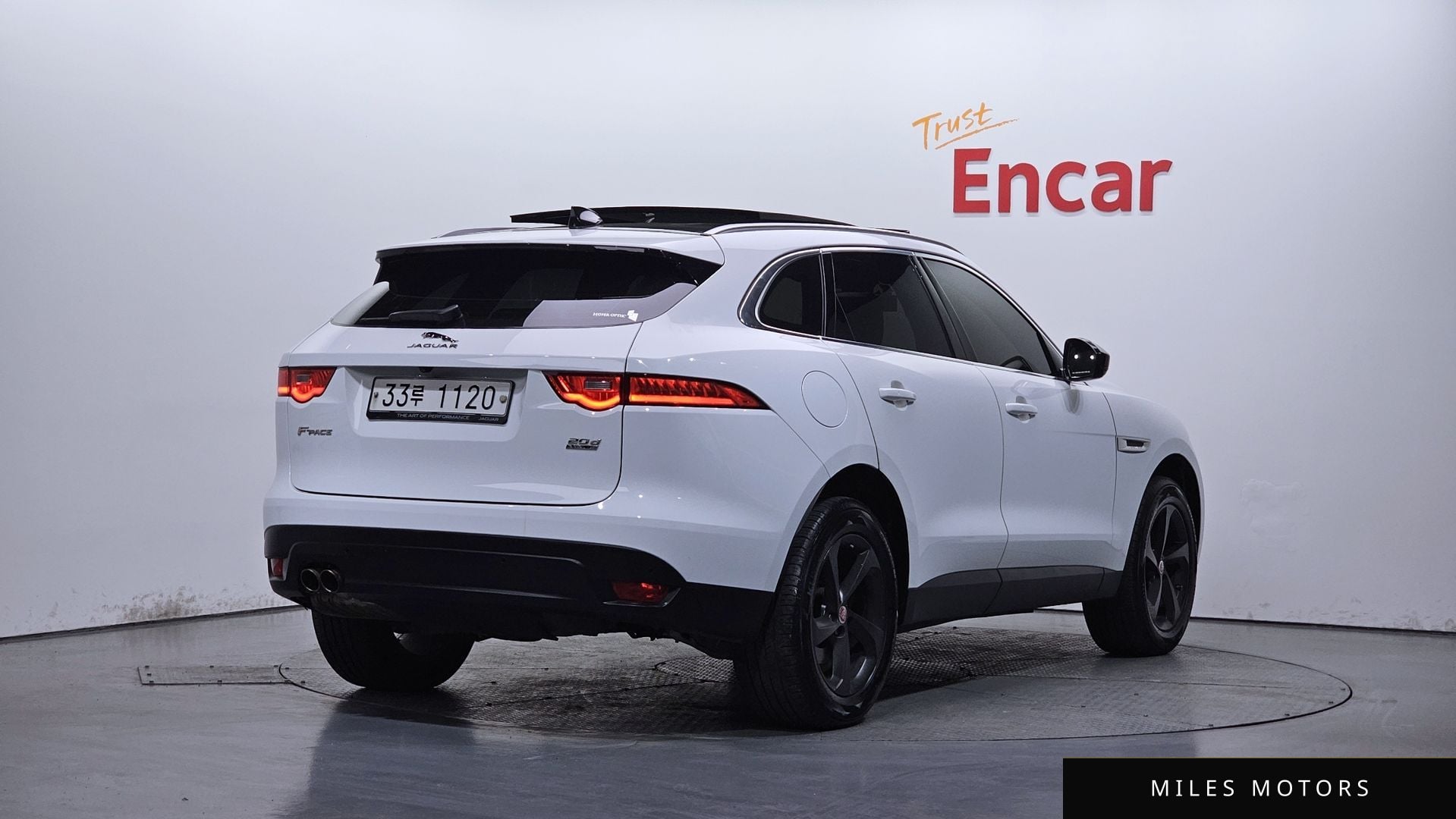Jaguar F-PACE 2019 — миниатюра 2