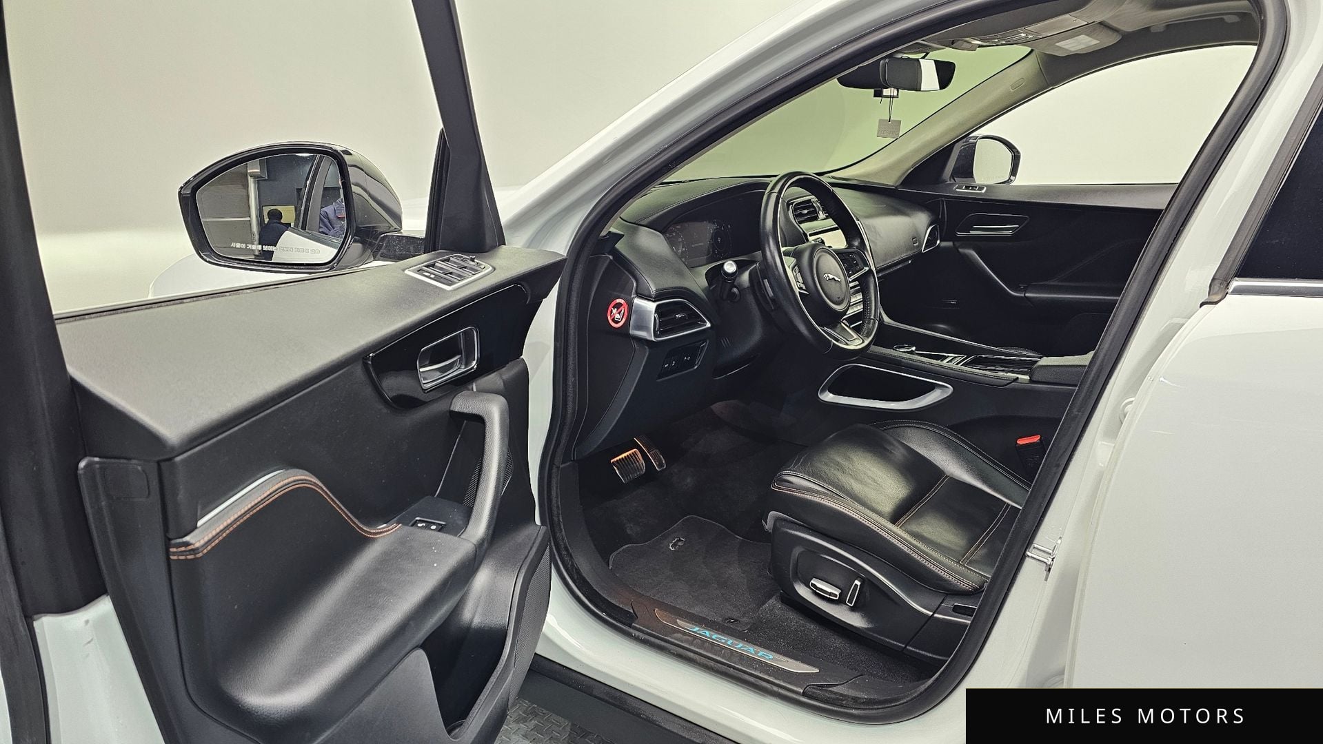 Jaguar F-PACE 2019 — миниатюра 10
