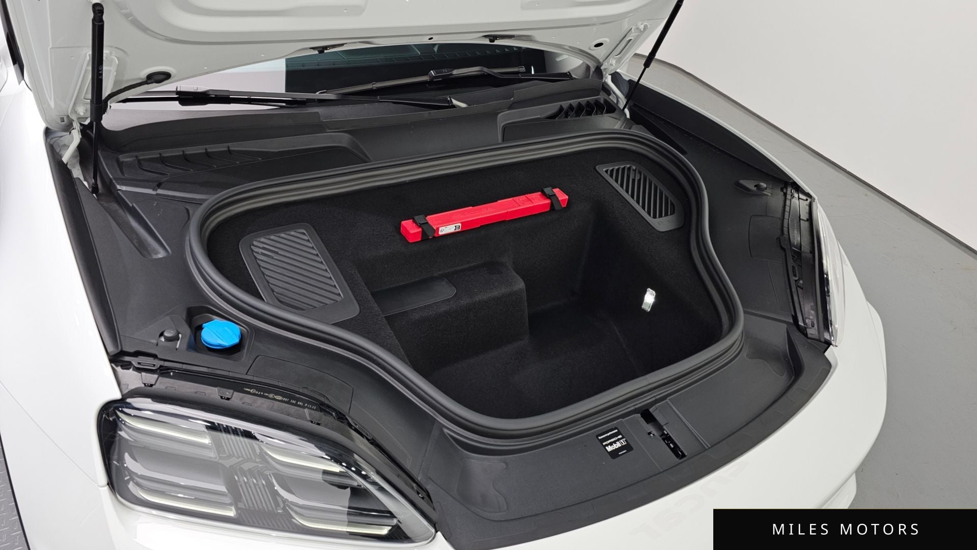 Porsche Macan 2025 — миниатюра 6
