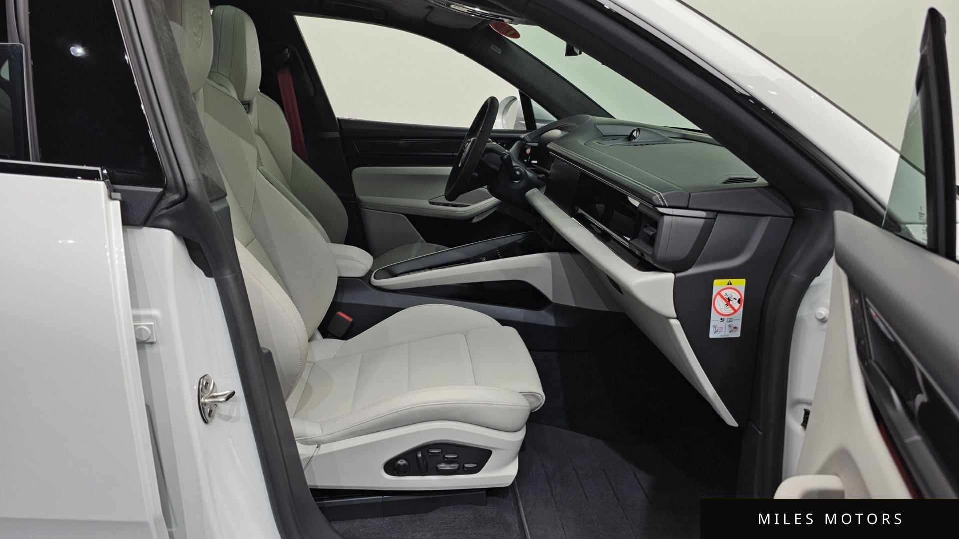 Porsche Macan 2025 — миниатюра 11
