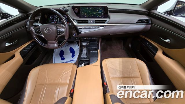 Лексус ES300h 2019 — миниатюра 7