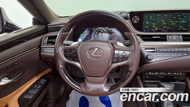 Лексус ES300h 2019 — миниатюра 13